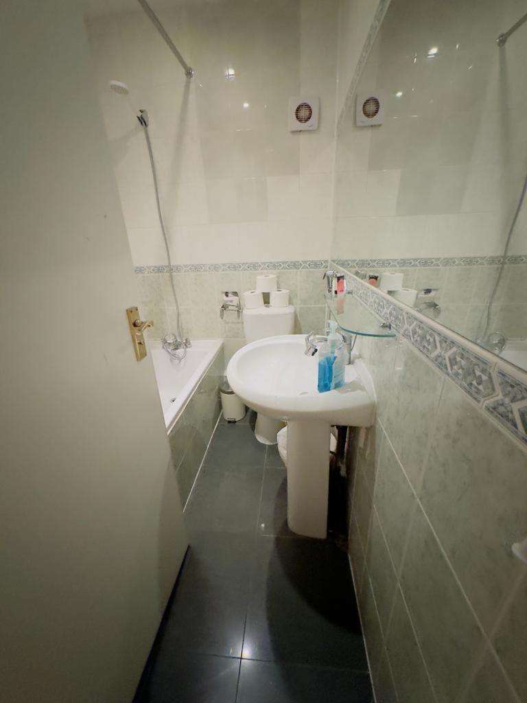 Bright Budget Studio Apartment In Central 伦敦 外观 照片
